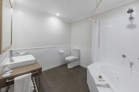 Crowne Plaza Terrigal Pacific, An IHG Hotel - Accommodation Daintree 32