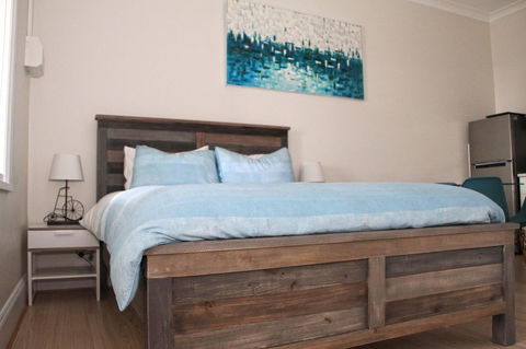 Smugglers Inn Studio Apartments - Accommodation Daintree 0