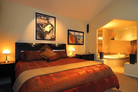 Riverview Rise Retreats - Accommodation Daintree 2