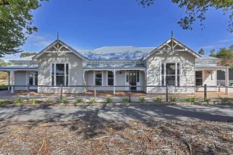 Grandview Accommodation - The Elm Tree Apartments - Accommodation Daintree 30