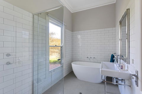 Grandview Accommodation - The Elm Tree Apartments - Accommodation Daintree 19