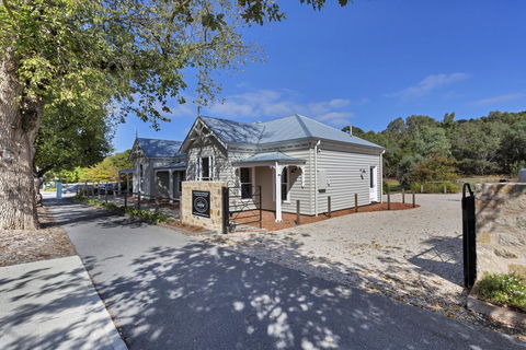 Grandview Accommodation - The Elm Tree Apartments - Accommodation Daintree 31
