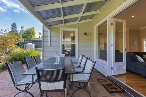 Grandview Accommodation - The Elm Tree Apartments - Accommodation Daintree 27