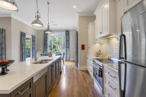 Grandview Accommodation - The Elm Tree Apartments - Accommodation Daintree 14