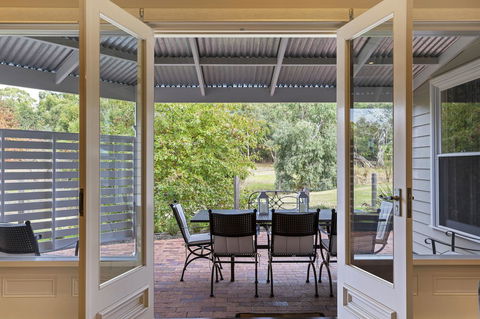 Grandview Accommodation - The Elm Tree Apartments - Accommodation Daintree 18
