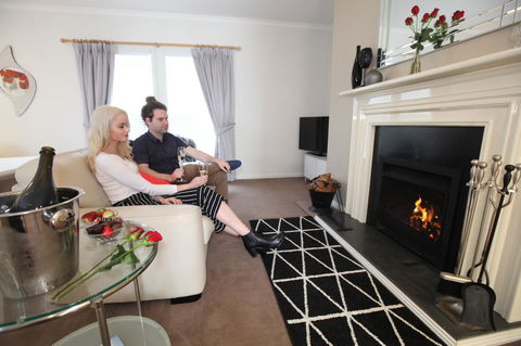 Wine And Roses Bed And Breakfast - Accommodation Daintree 8