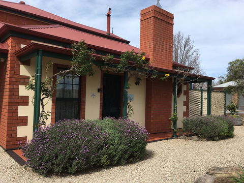 Wine And Roses Bed And Breakfast - Accommodation Daintree 14