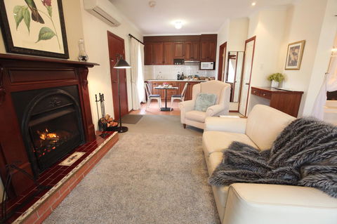 Wine And Roses Bed And Breakfast - Accommodation Daintree 16