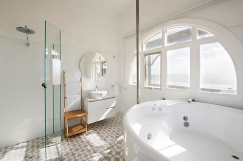 Seawall Apartments - Accommodation Daintree 10