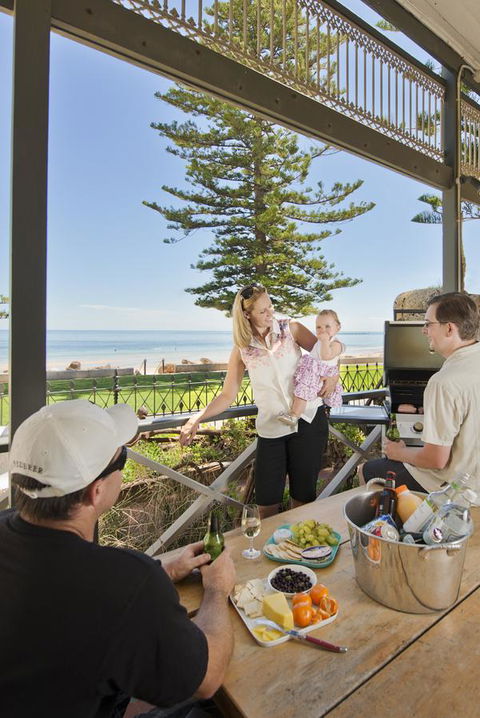 Seawall Apartments - Accommodation Daintree 9
