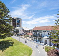 Seawall Apartments - Accommodation Daintree