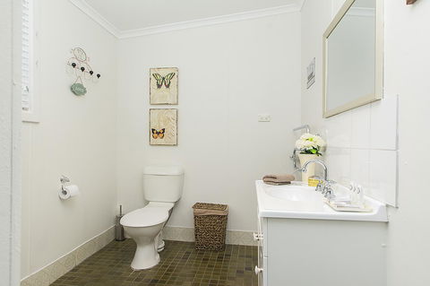 Stoneleigh Cottage Bed And Breakfast - Accommodation Daintree 10