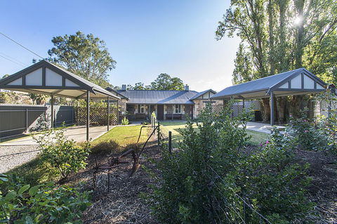 Stoneleigh Cottage Bed And Breakfast - Accommodation Daintree 3