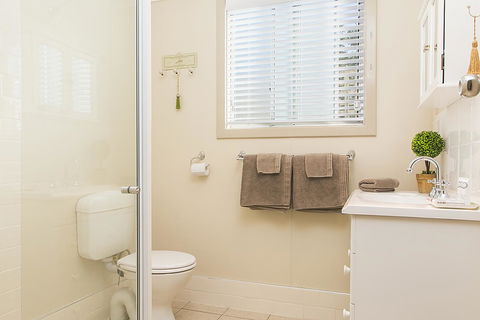 Stoneleigh Cottage Bed And Breakfast - Accommodation Daintree 5