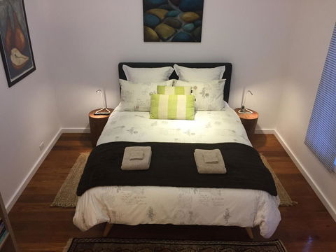 Smiths Lake House - Accommodation Daintree 0