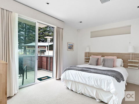 Breeze Beachfront Apartment - Accommodation Daintree 29