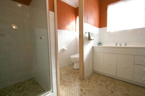 Lake Edge Apartments - Accommodation Daintree 9