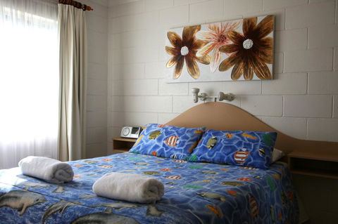 Lake Edge Apartments - Accommodation Daintree 26