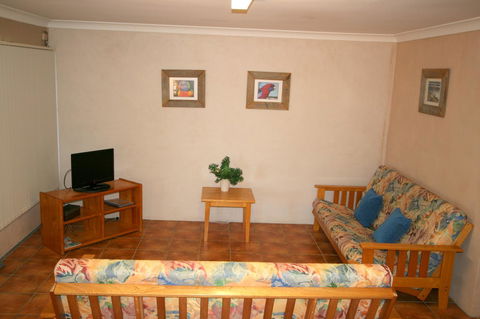 Lake Edge Apartments - Accommodation Daintree 27