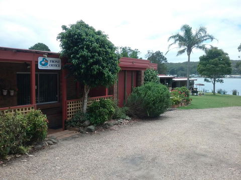 Lake Edge Apartments - Accommodation Daintree 1
