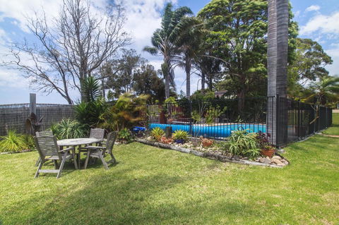 Lake Edge Apartments - Accommodation Daintree 2