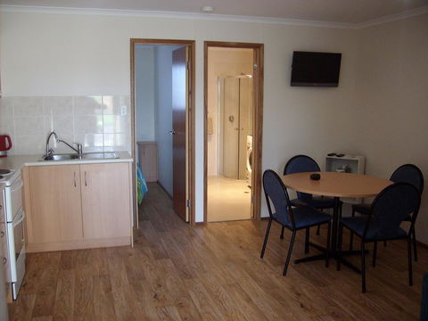 Jacko's Holiday Cabins - Accommodation Daintree 3