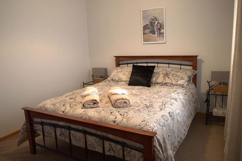 Lazy Days Cottage - Victor Harbor - Accommodation Daintree 3