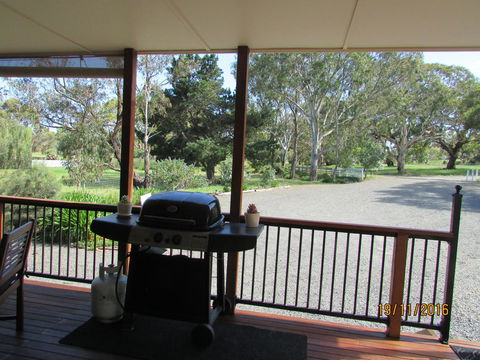 Lazy Days Cottage - Victor Harbor - Accommodation Daintree 8