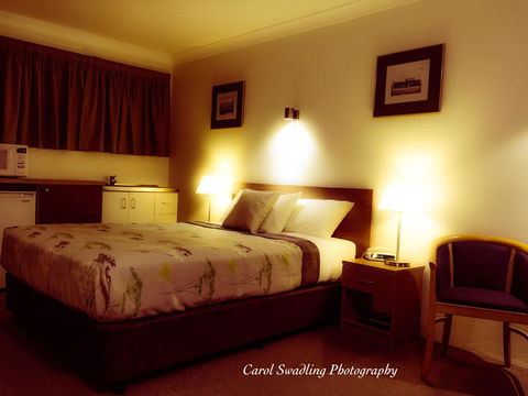Ten Dollar Town Motel - Accommodation Daintree 4