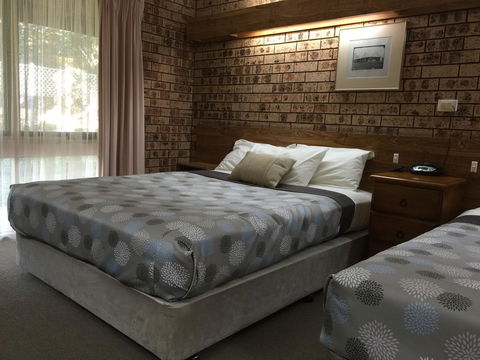 Ten Dollar Town Motel - Accommodation Daintree 32