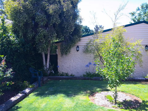 Ten Dollar Town Motel - Accommodation Daintree 22