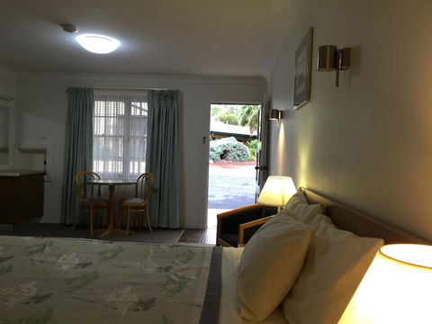 Ten Dollar Town Motel - Accommodation Daintree 29