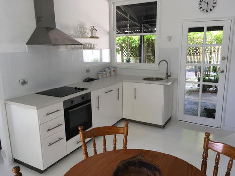 Hilltop Too - Accommodation Daintree 2