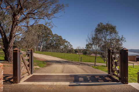 Angaston Saleyards Luxury Accommodation - Accommodation Daintree 31
