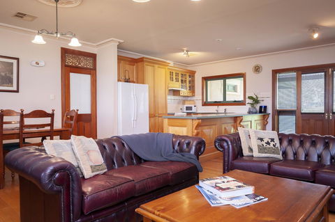 Angaston Saleyards Luxury Accommodation - Accommodation Daintree 5