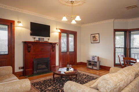 Angaston Saleyards Luxury Accommodation - Accommodation Daintree 8