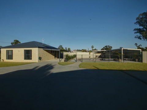 DBJ Holiday Units - Accommodation Daintree 1
