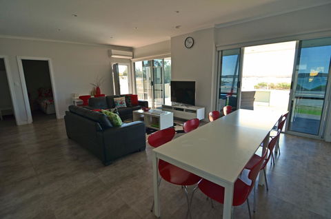 Beachview - Accommodation Daintree 6