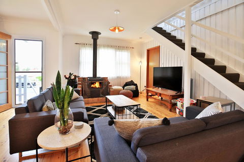 Hudson Bay @ Basin View-Pet Friendly-15 Mins To Hyams Beach - Accommodation Daintree 0
