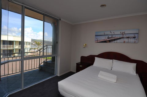 Hilton Beachfront Motel - Accommodation Daintree 34