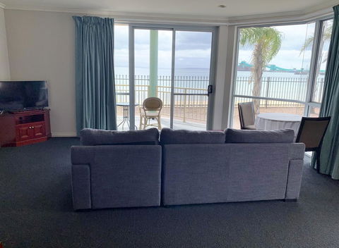 Hilton Beachfront Motel - Accommodation Daintree 7