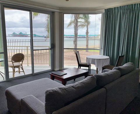 Hilton Beachfront Motel - Accommodation Daintree 15