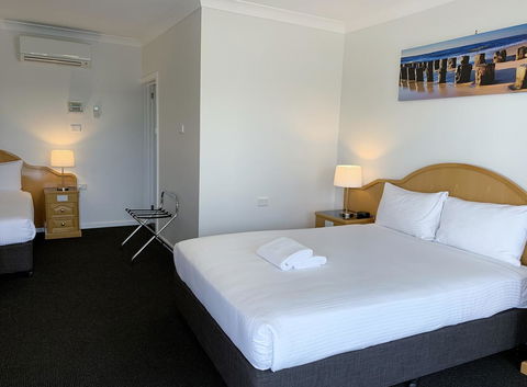 Hilton Beachfront Motel - Accommodation Daintree 2