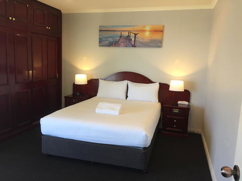 Hilton Beachfront Motel - Accommodation Daintree 8