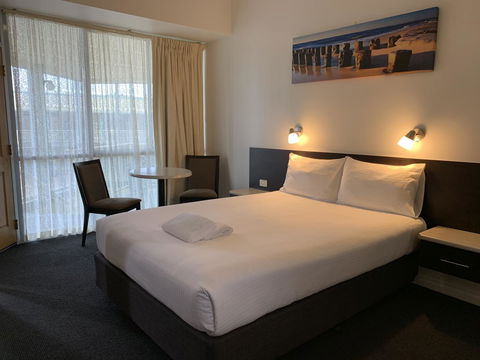 Hilton Beachfront Motel - Accommodation Daintree 1