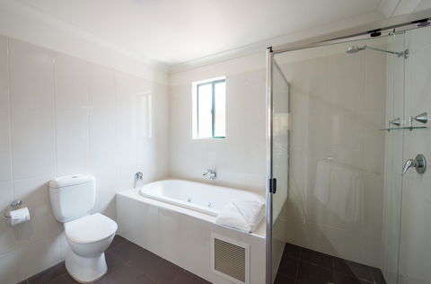 Clare Country Club - Accommodation Daintree 12