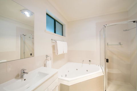 Clare Country Club - Accommodation Daintree 19