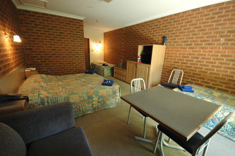 Burra Motor Inn - Accommodation Daintree 40