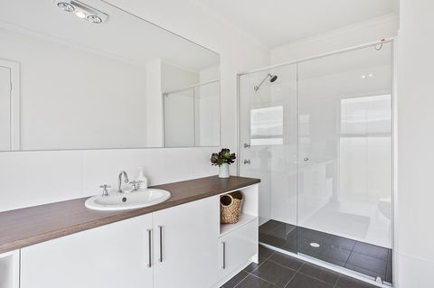 Sea View At Silver Sands - C21 SouthCoast Holidays - Accommodation Daintree 12