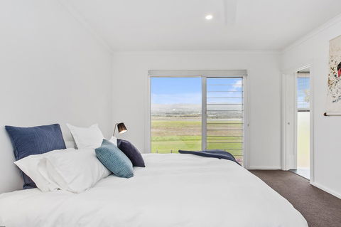 Sea View At Silver Sands - C21 SouthCoast Holidays - Accommodation Daintree 10